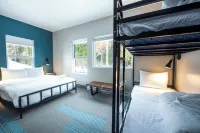 Nowhere Special Hostel Hotel di Rossland