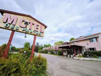 Motel des Pentes et Suites Hotels near Le Jardins de Francois