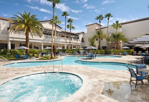 투스카니 스위트 객실 내부 및 주방 시설