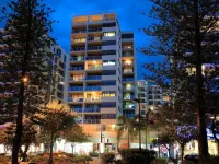 Pacific Beach Resort Hotels near SEA LIFE Sunshine Coast Aquarium