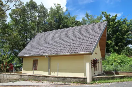 Villa Durian Отели в г. Samosir Regency