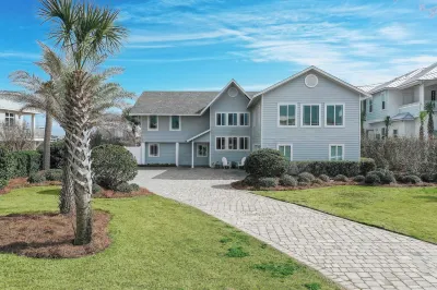 Harborside by AvantStay Expansive Destin Retreat Hotels near Harbor Blvd