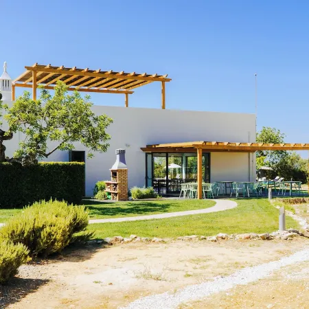Mercedes Country House