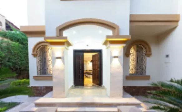 Host Prime - Paradise Villa with Pool at Rehab City