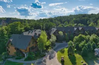 Étoile du Matin by Rendez-Vous Mont-Tremblant - Mountain view