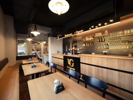 Wellness Penzion U Gigantu Отели рядом с достопримечательностью «House No. 83 in Prazska Street»