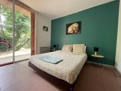 Auberge de Jeunesse HI Nîmes Hotels in Gajan