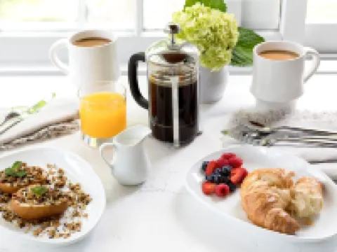 33 Main Hotels in Lenox