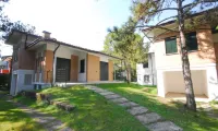 Comfortable Retreat by the Beach - parking