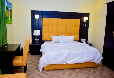 MAINSTAY LUXURY APARTMENTS