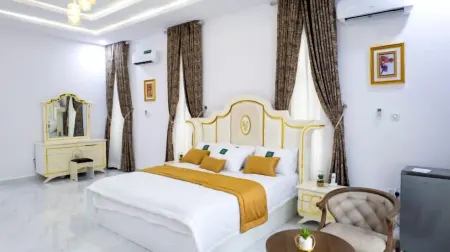 Gold Palm Hotels Ltd Отели в г. Ikom