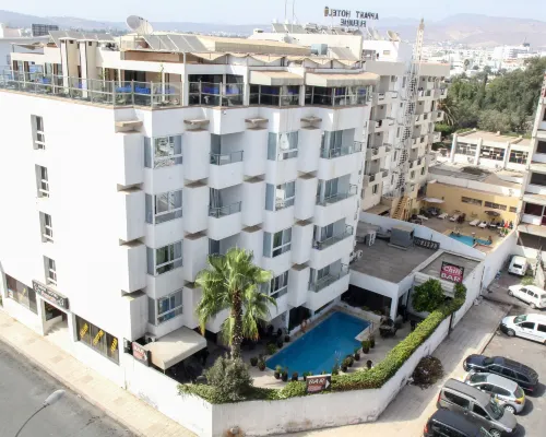 New Farah Hotel Hoteles cerca de Cité Essalam