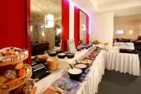 Hansadom Hotel Köln - 조식 운영