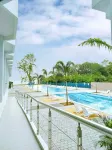 Pacific Regency Beach Resort, Port Dickson - С бассейном