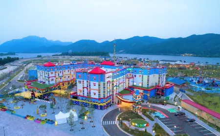 Legoland Korea Resort Hotel Отели рядом с достопримечательностью «Канвонский национальный университет»