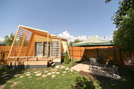 Hidden Garden Resort Отели в г. Гарни