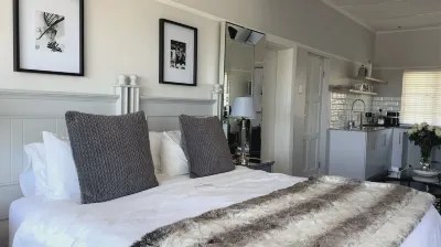 21 Cheviot Place - Penthouse with Sea View A & B Hotels in Green Point