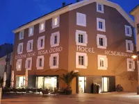 Genusshotel Goldene Rose Hotels in Silandro