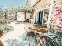 Domaine le Clos Bohème Hotels in Domessargues