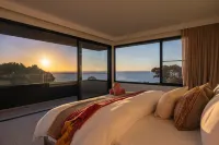 Blanc de Noir Luxe Grandeur Heated Pool and Spa Hotels in Mount Martha
