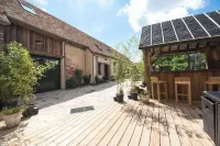 LE RELAIS DES CALECHES - La Balinaise Hôtels à proximité de : Circuit de l'Ouest Parisien