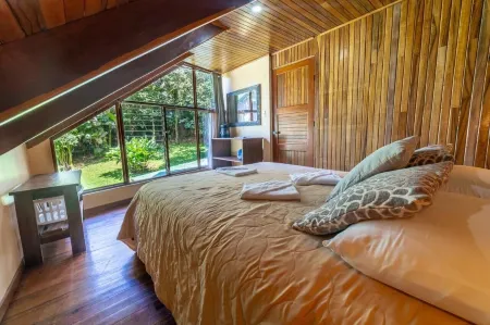 Violeta Homes Monteverde Отели рядом с достопримечательностью «San Luis Waterfall»