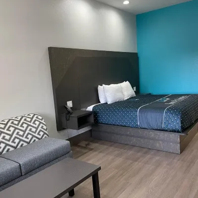 Liv Inn and Suites Отели рядом с достопримечательностью «Торговый центр Greenspoint»