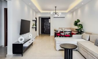 Ample & Artistic 2BDR Apt 5 min to CAI Airport