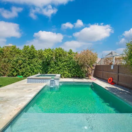 @marbella Lane - 4BR Lavish Castle Retreat