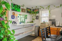 OYO Travelier Motel
