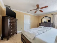 Sarasota 3Br | Pet-Friendly, Fenced Yard Hotels in Whitfield