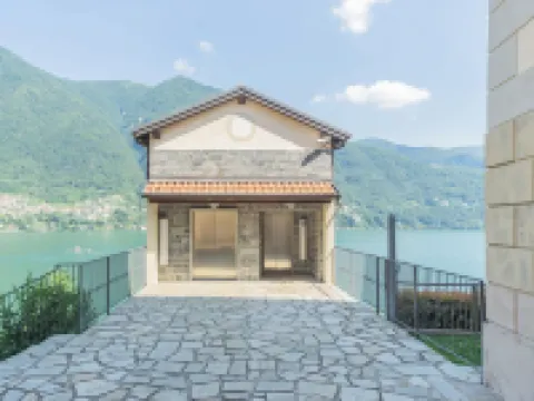 OC Lake Love by Rent All Como Hotels in Laglio