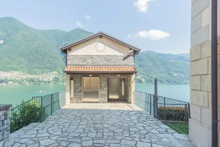 OC Lake Love by Rent All Como Отели рядом с достопримечательностью «Lake Como Limo Service»