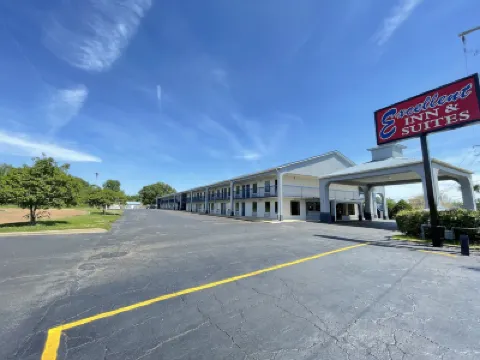 Excellent Inn & Suites Hotels near Rhythm Night Club