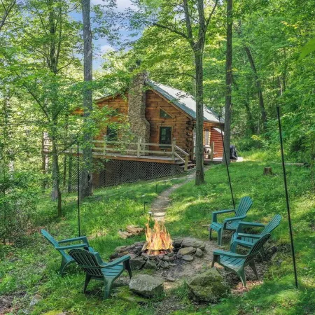 Minutes to Caves - 2 KINGS. Hot Tub. Games. Firepit. Close to Everything