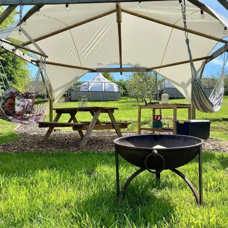 Stargazer Tent 2 Отели в г. Окем