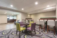 La Quinta Inn & Suites by Wyndham Atlanta Roswell Hotels in Roswell