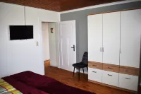 Vacation home Auf Pötsch Cozy vacation home with garden Hotels in Minderlittgen