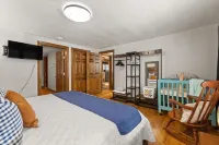 Pet & Family Friendly • Near Lake • HotTub • FirePit • Game Room • Close to town