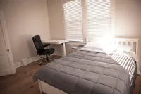 Charming Meets Modern 2-Bedroom Cottage