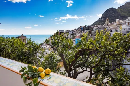 YourHome - Relais Il Sogno di Positano Отели рядом с достопримечательностью «Nocelle»
