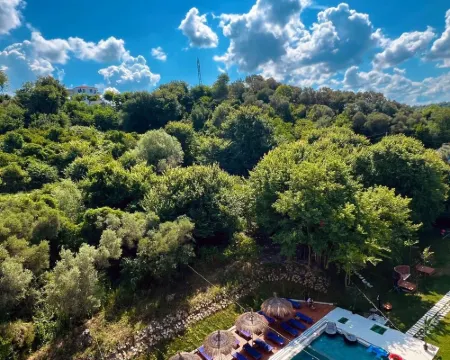 Olivia's Hill Resort Hotels in Golem