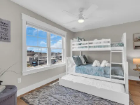 1 block to beach, Beach Equipment, Linens + Towels, 8 beach badges Hotels near Seaside Park