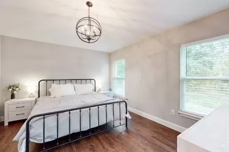 Beautiful 3-Bdrm in Weeki Wachee! Close to Beaches, Hospitals, Golf & Splash Pad