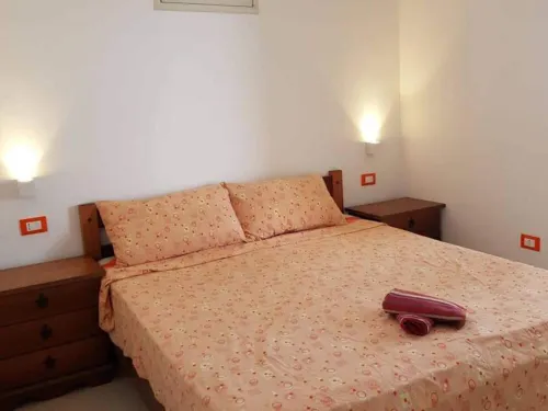 Three-Room Apartment with Air Conditioning on the First Floor - Torre Dell'Orso - parking