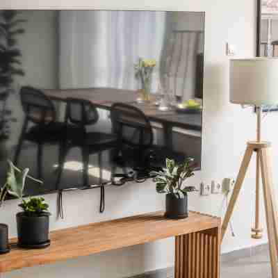Spacious & Bright 3BR Apartment by Sea N' Rent Others
