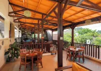 Bruga Villas Restaurant and Spa Hotels in West Praya