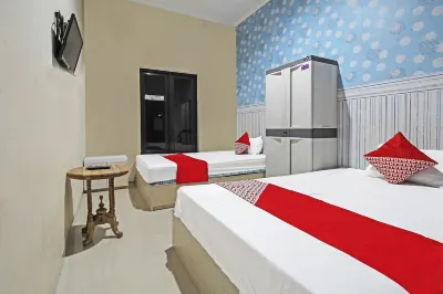 Super OYO 91202 Family Guest House Syariah Hôtels à : Tulungagung