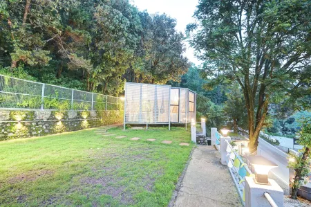 Ganeshwaram Hotel & Restaurant, Bhowali, Nainital Отели рядом с достопримечательностью «Shree Kainchi Hanuman Mandir»