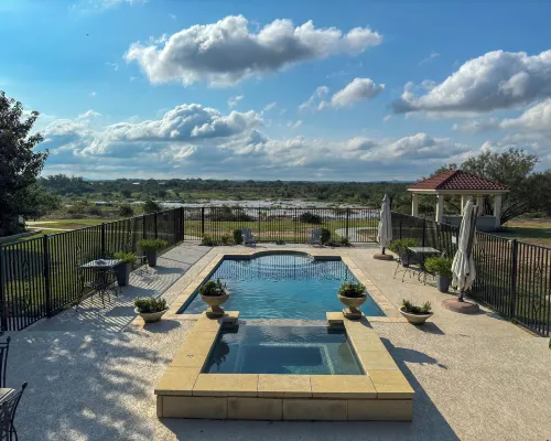 Bliss On The River Hotels in Llano County
